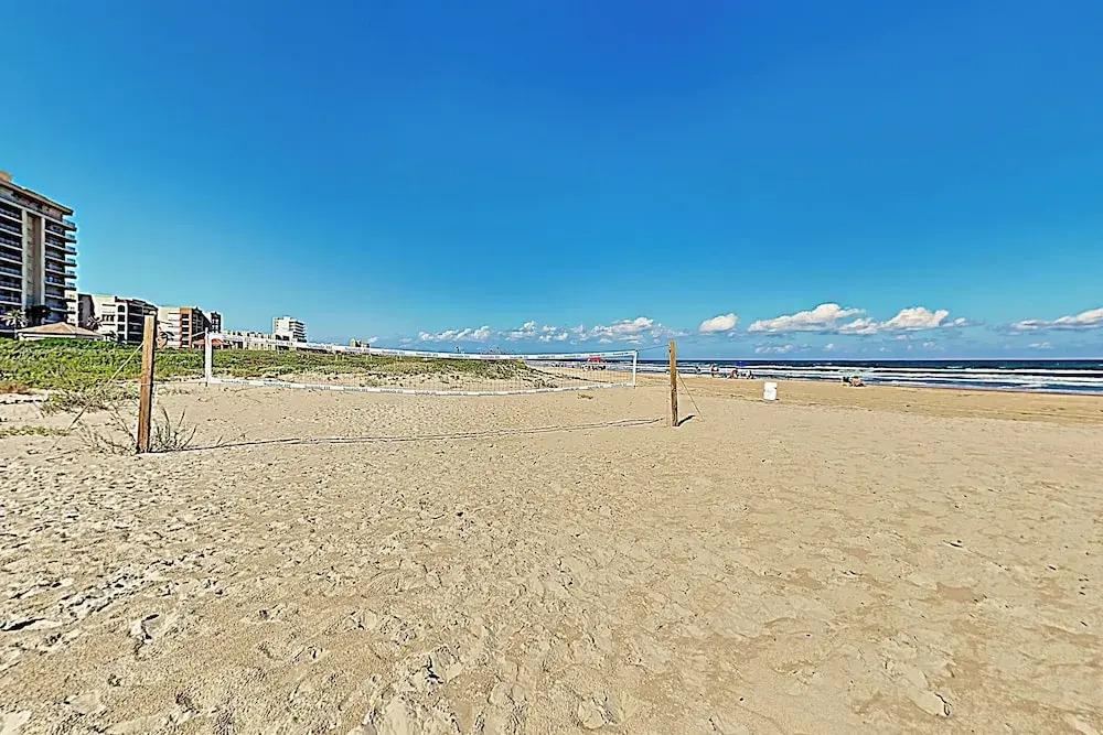 3BR w/ Wraparound Balcony: Suntide III - Unit 901