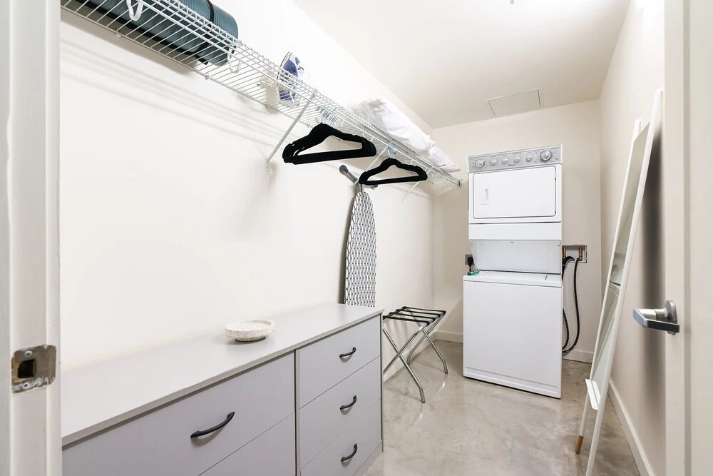 Lodgeur Elegant Energetic 1BR Loft Midtown - Midmain-5425