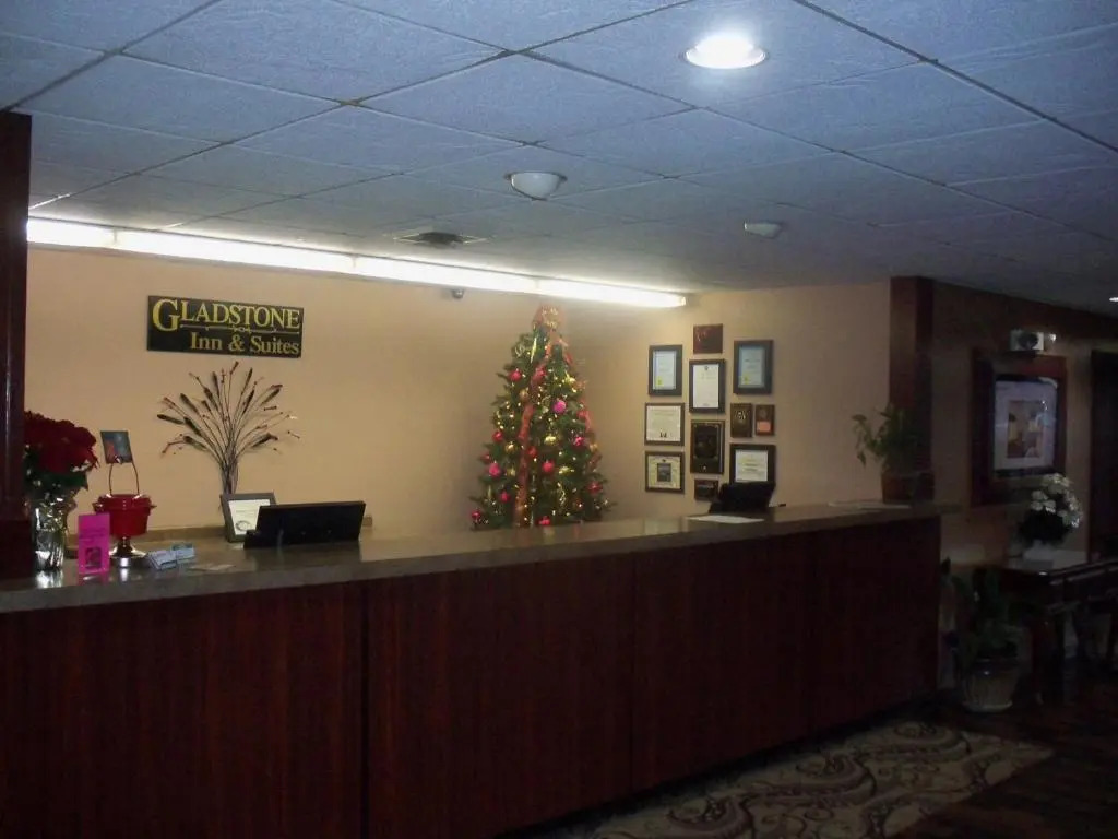 Gladstone Inn and Suites