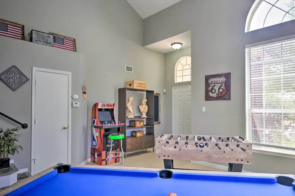 San Antonio Home w/ Hot Tub - 1 Mi to Seaworld