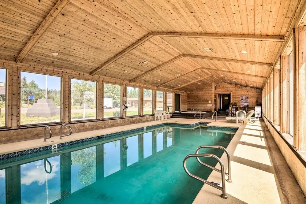 1/2 Mi to Brian Head Resort! Mtn-view Condo