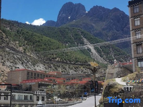 Shoulvrujia Pebble Hotel (Daocheng Yading Scenic Area New Tourist Service Center)