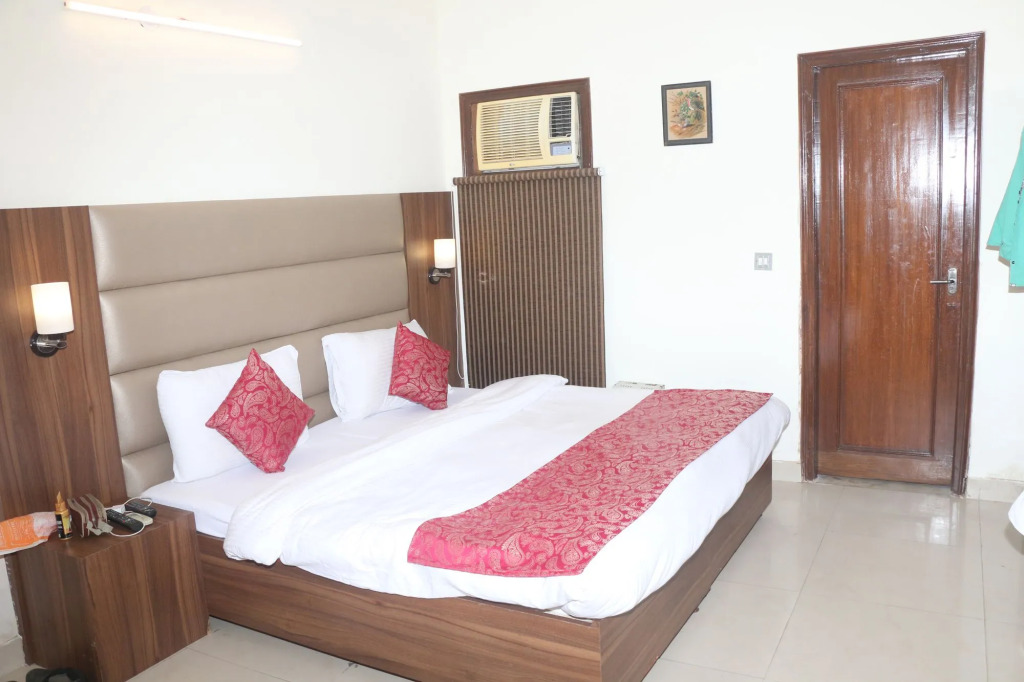 Hotel Kashish Plaza