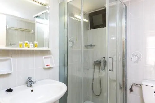 Rosebay Apartments