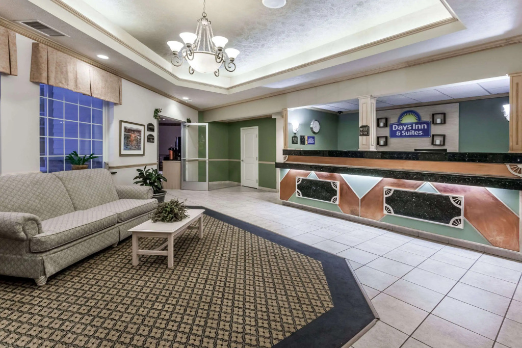 Days Inn by Wyndham Pentwater