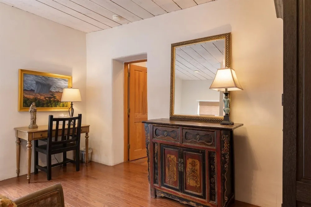 Tecolote - Authentic Home Right Next to The Plaza, Hot Tub, Roof Deck
