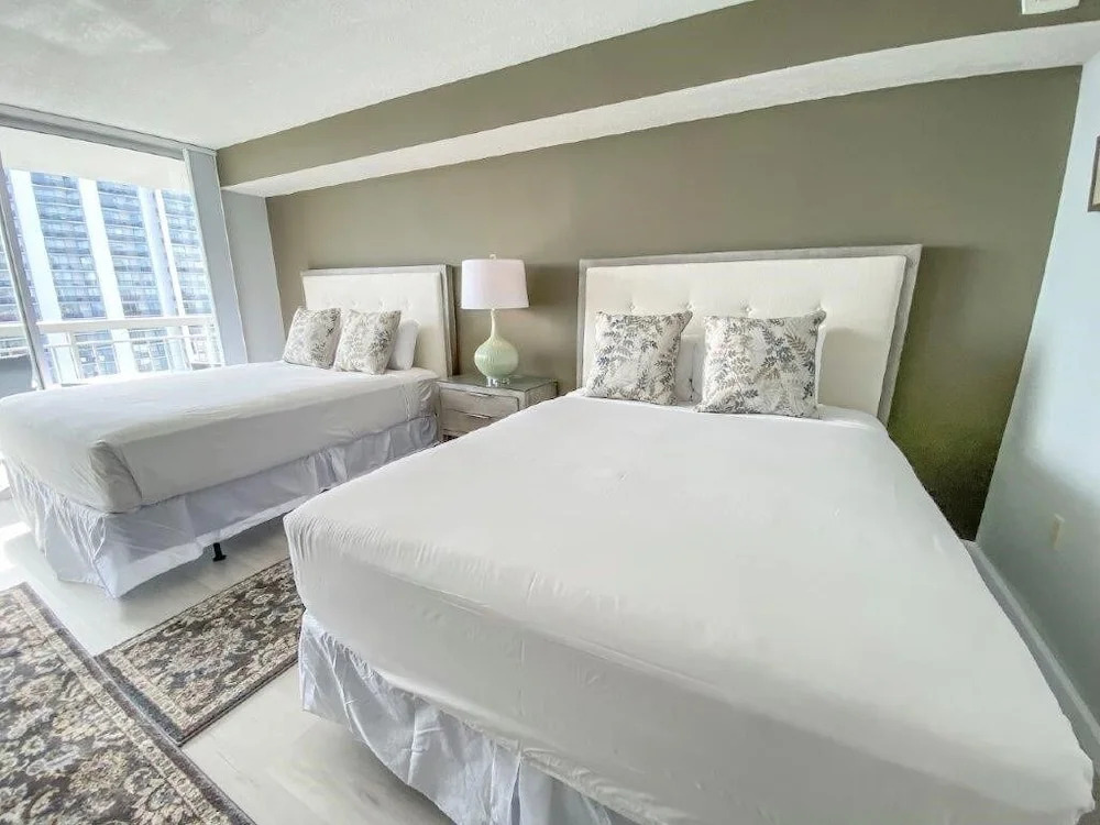 Stunning ocean view remodeled 2 bedroom 2 bath condo, 908 South Hampton 2 Condo