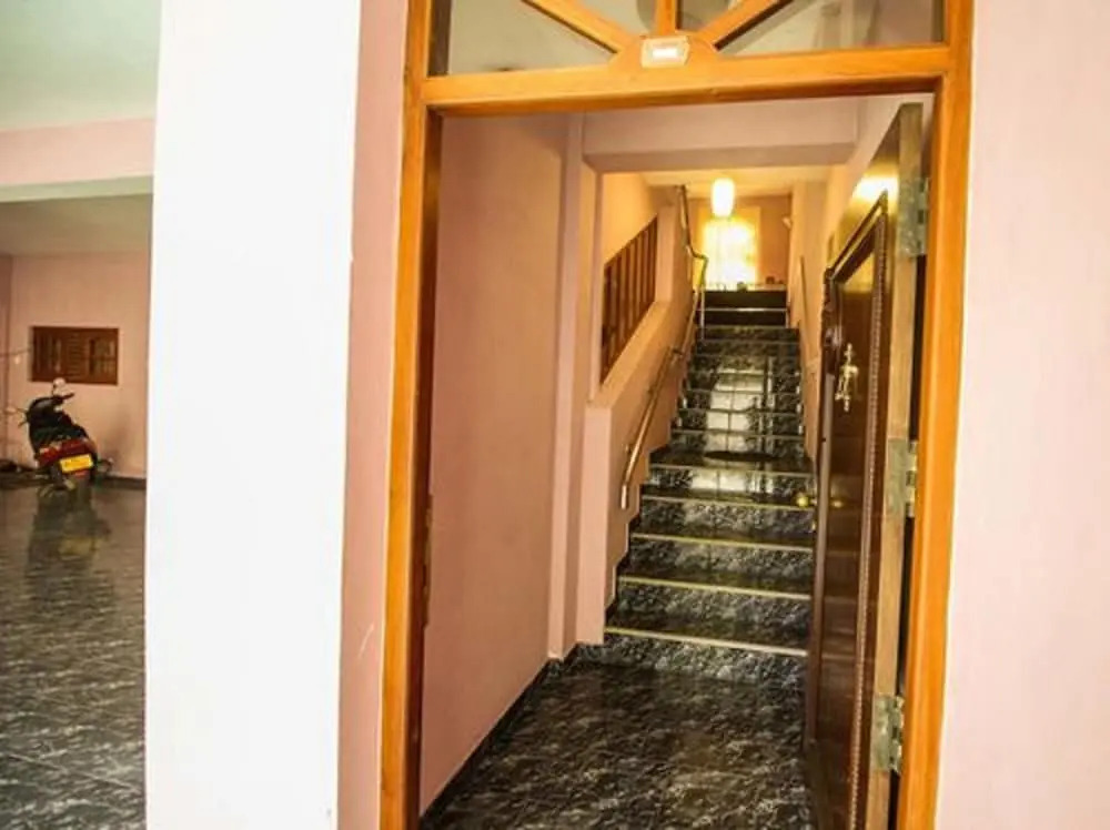 Yoho Bro Hotel