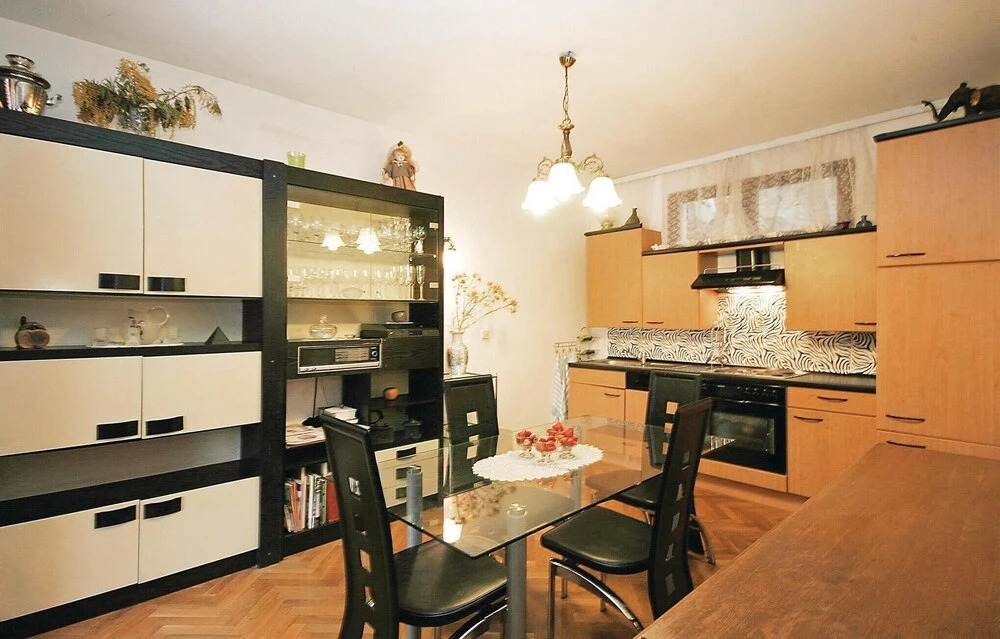5 Bedroom Lovely Home In Okrug Donji