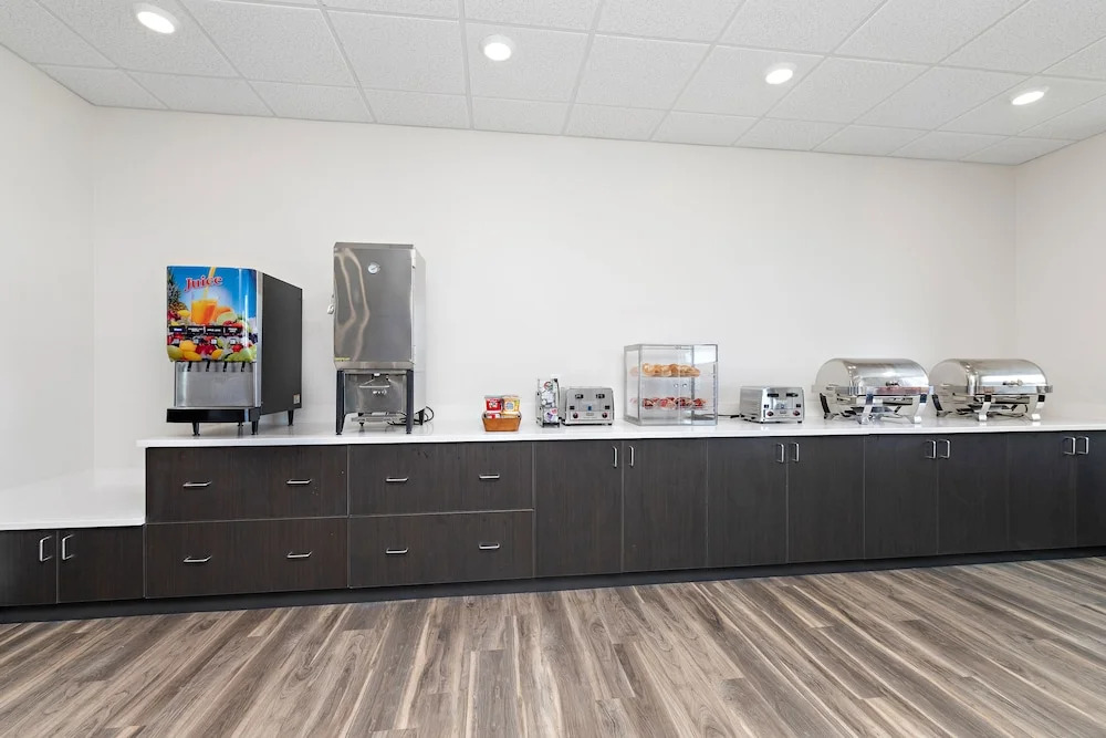 Holiday Inn Express Kansas City North - Parkville by IHG