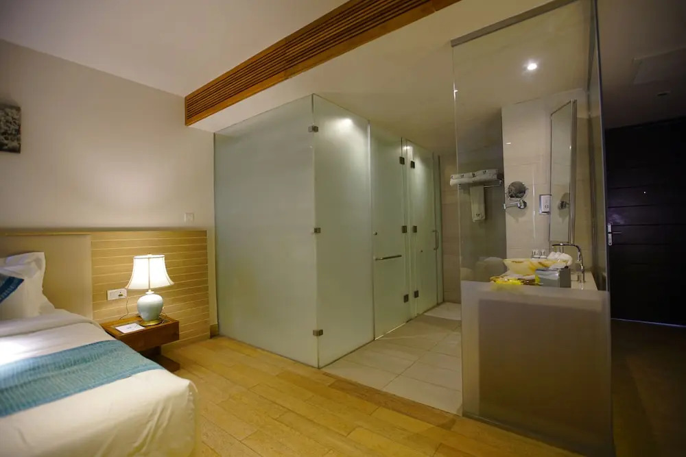 Reefs Edge Hotel