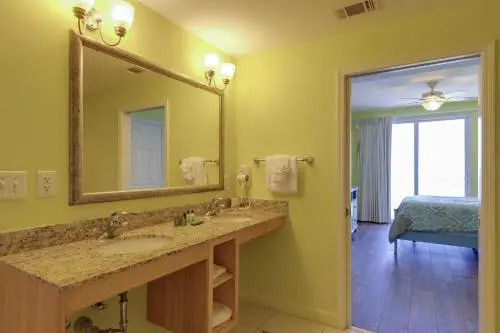 Splash Resort 907W