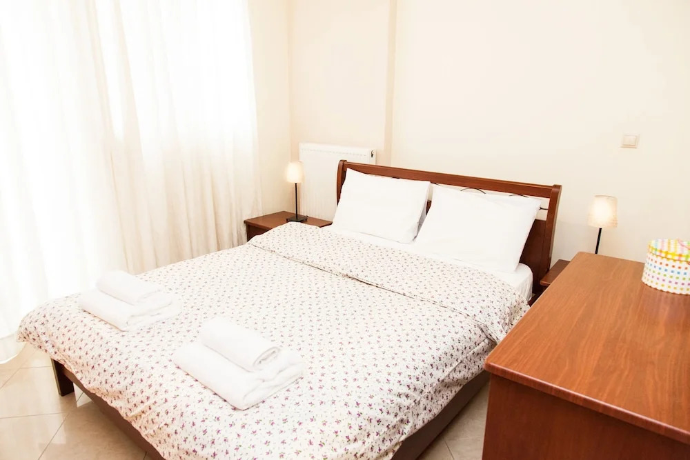 Spacious Apartment in Neos Kosmos