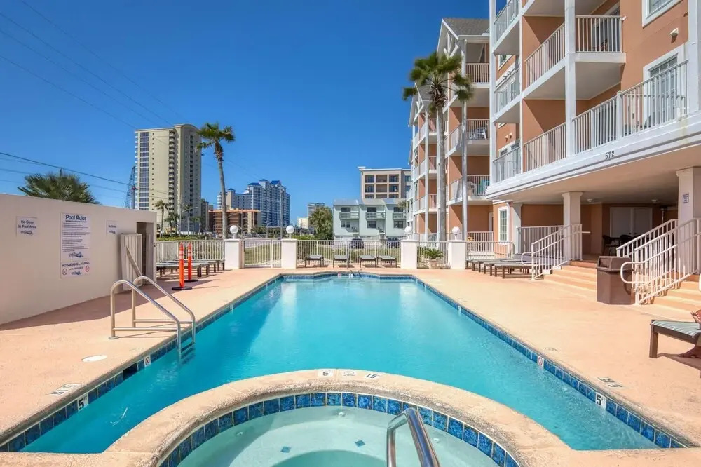 Gulf Shores Condo Pool Across Street From Beach