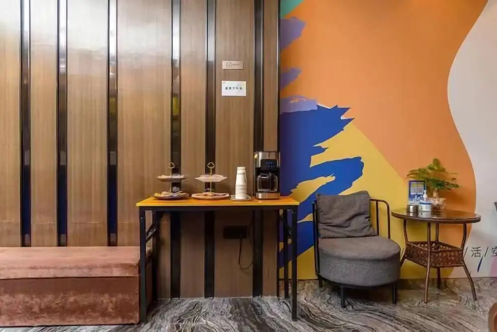 CHEERMAY HOTELS (Guangzhou Pazhou Exhibition Center Chigang Metro Station)