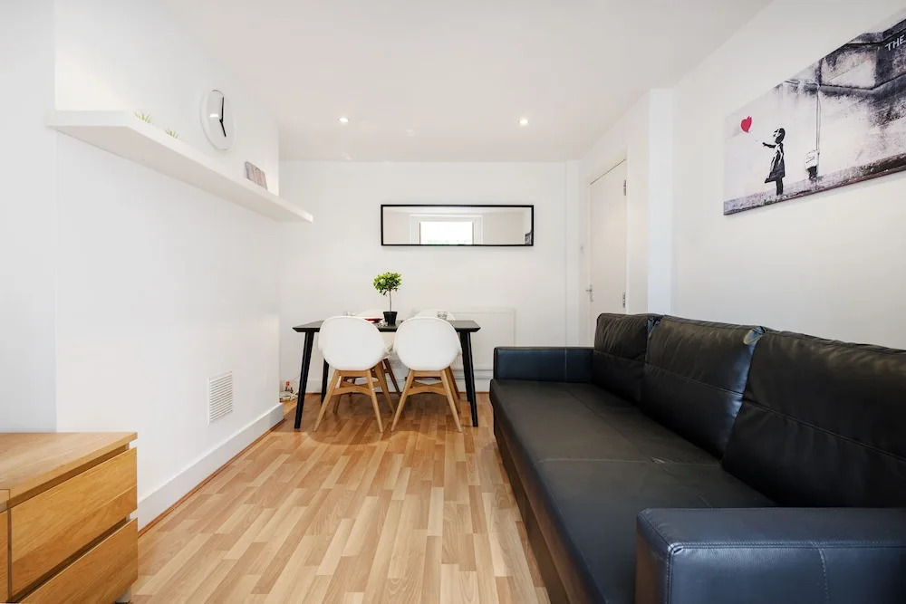London New Apartment With Private Garden
