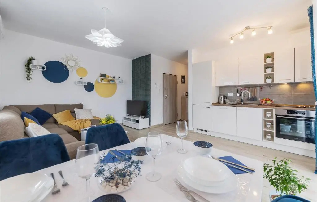 Nice Apartment in Peroj With Wifi and 1 Bedrooms