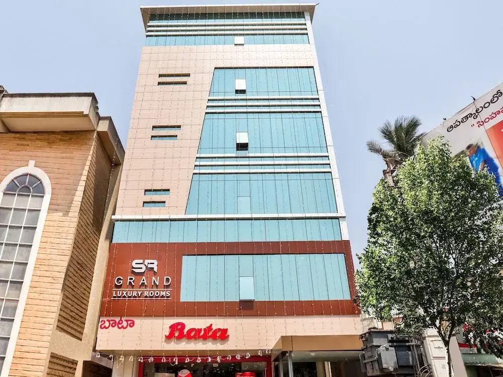 Sr Grand by OYO Rooms