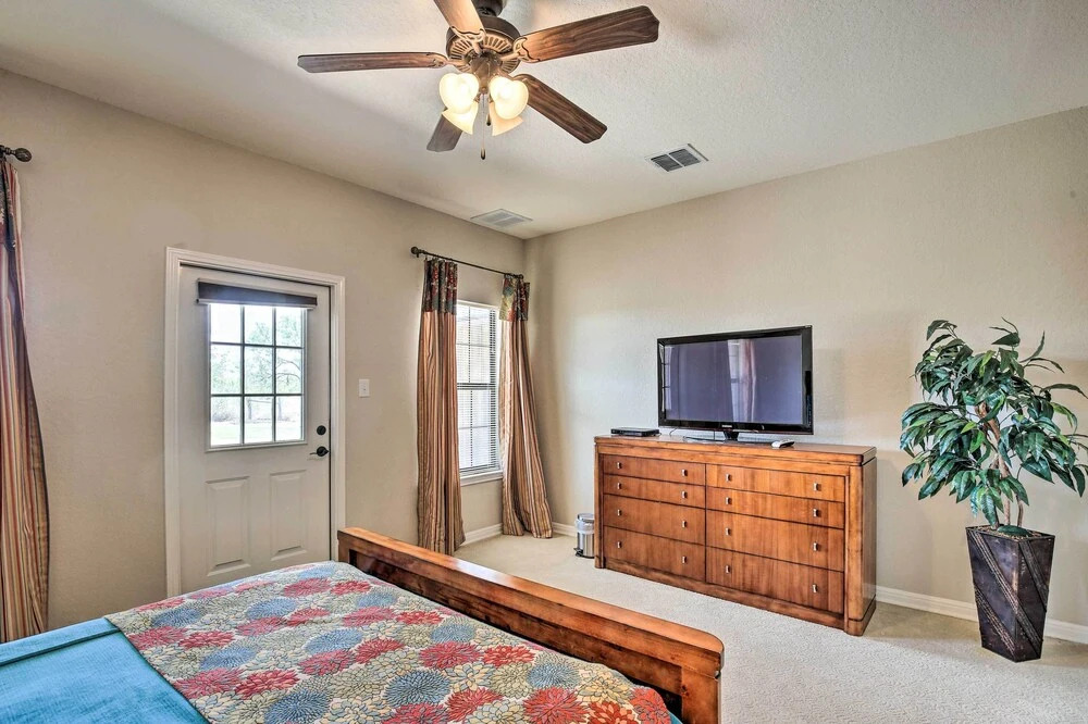 Luxury San Antonio Retreat: 110-acre Private Ranch