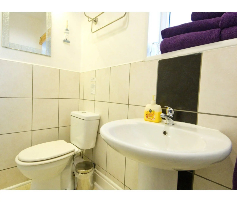 Rossall Guest House -Ideal For Families & Couples