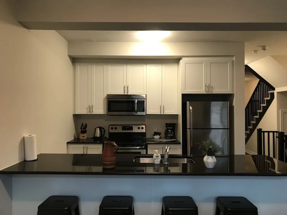 Exceptional Townhouse at Lake Ontario