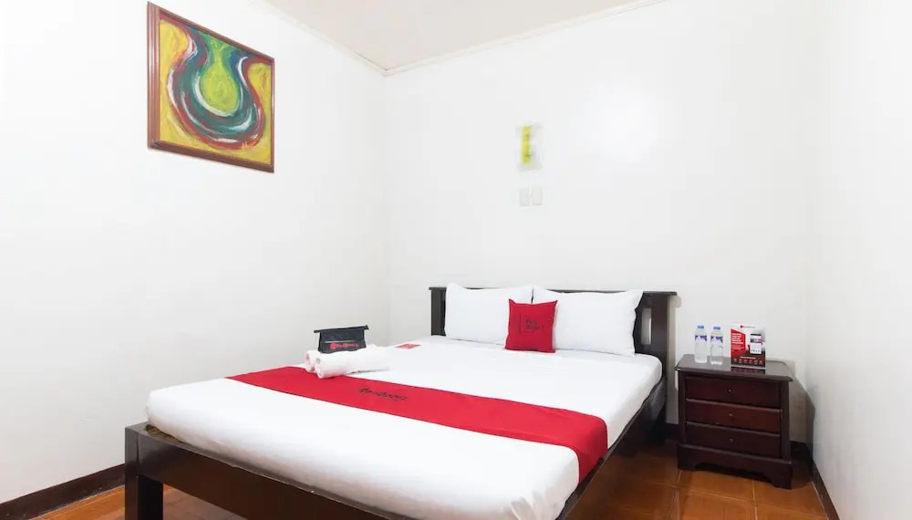 RedDoorz @ Holy Spirit Road Tagaytay