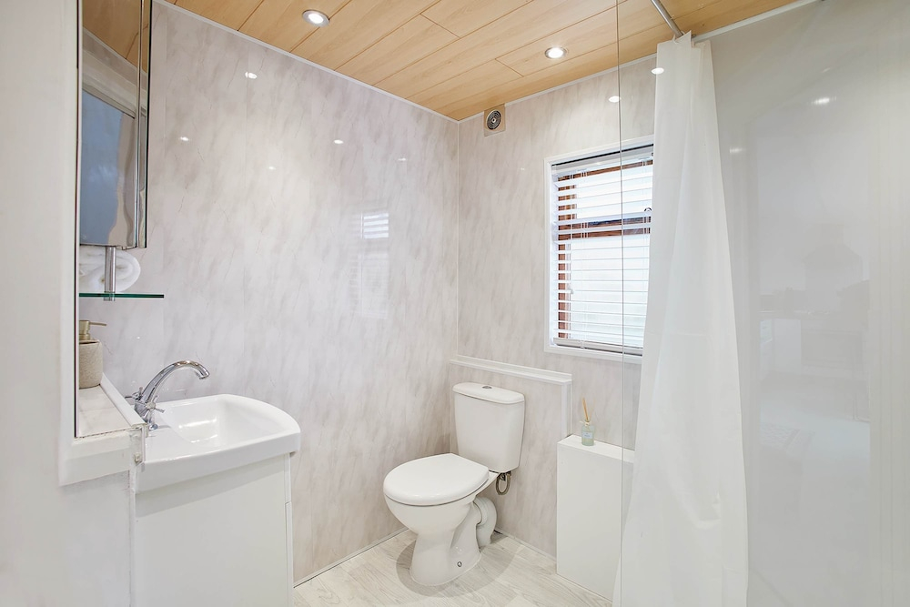 Host Stay Aurora Shore