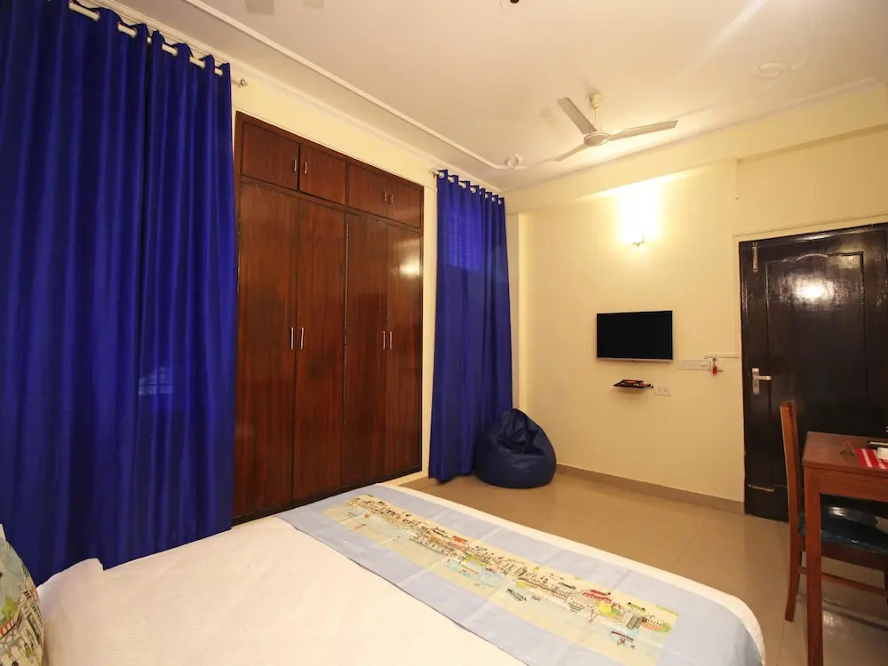 OYO Flagship 140 Noida Expressway Boulevard