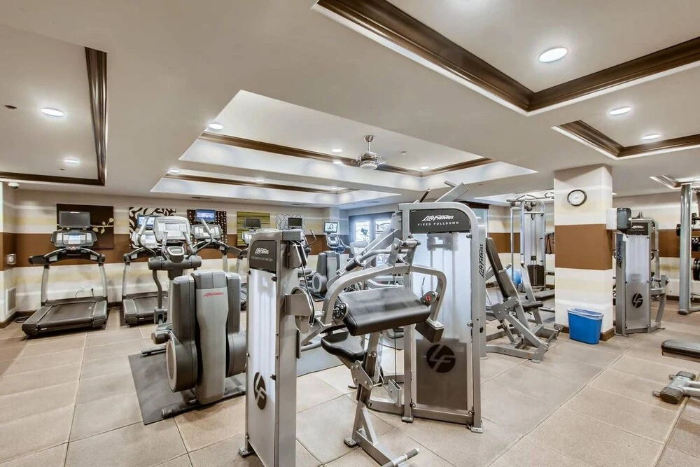 #1 Location - Fast WIFI - Work Area - 2BR/2.5 Bath - Free Parking (FV1)