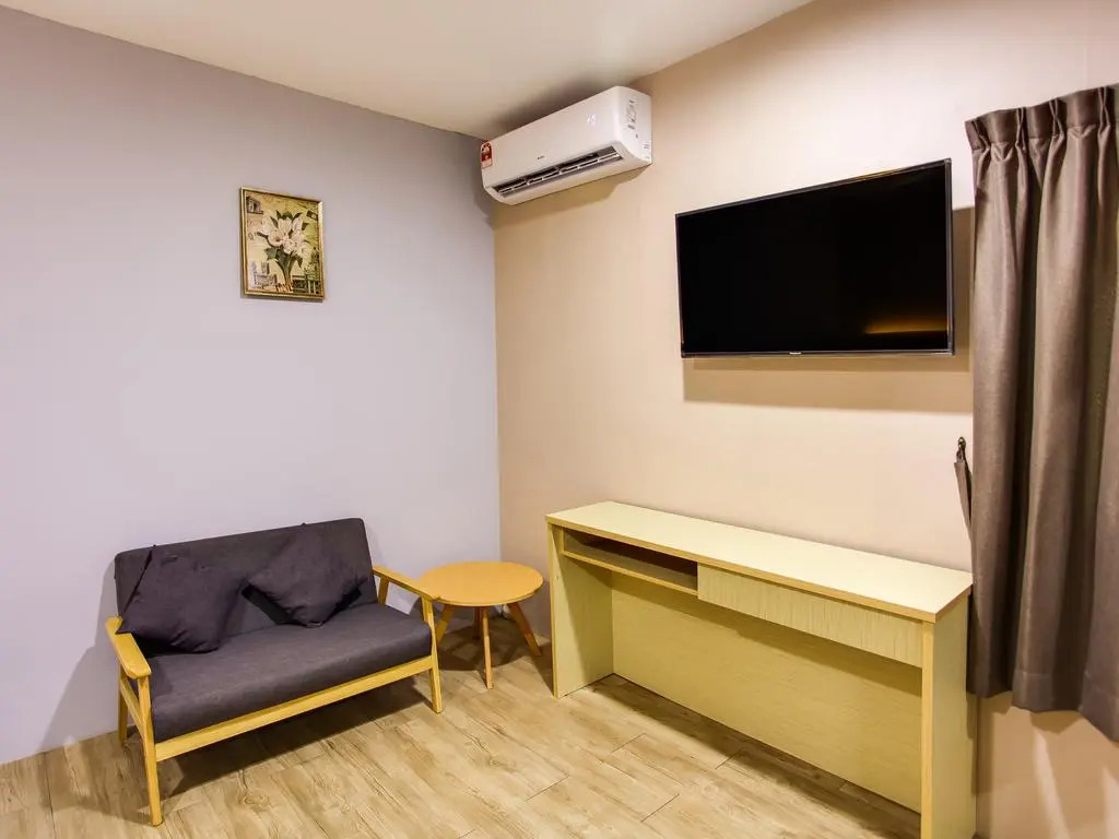 OYO 44066 Unikarya Lodge