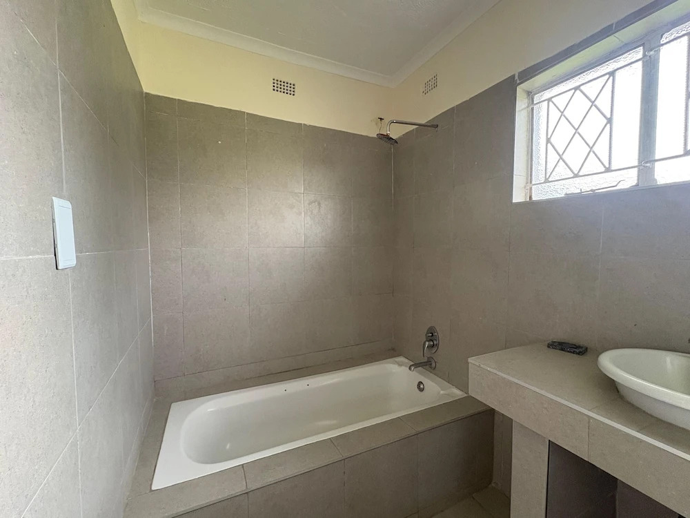Standard Room In Mt Pleasant Heights - 2385