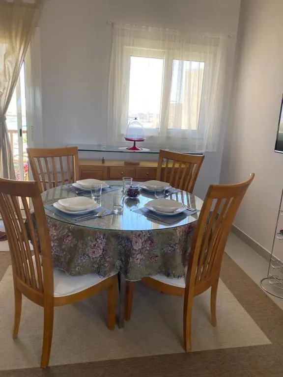 A lovely 2 BR apartment at Waterside