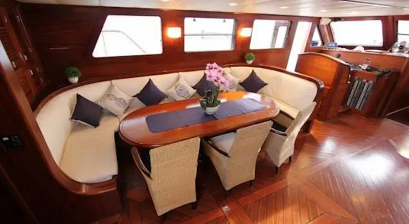 Sailing Yacht CC2415