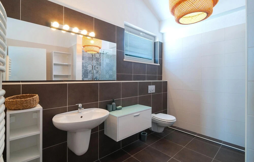 Beautiful Apartment in Sutivan With Wifi and 3 Bedrooms