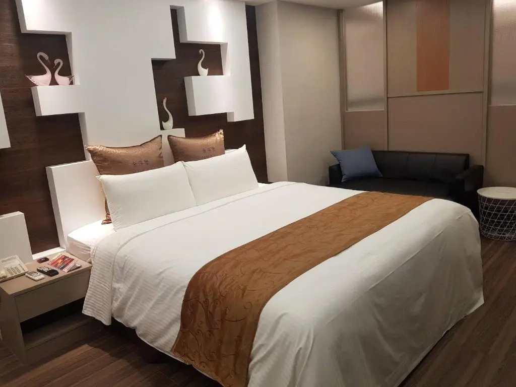 Golden Sands Motel