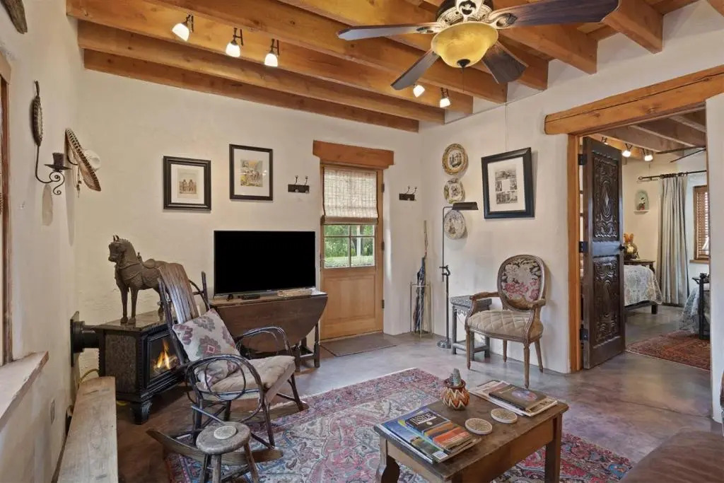 2 Bedroom - In Railyard, 10 Min. Walk to Plaza - Desert Breeze