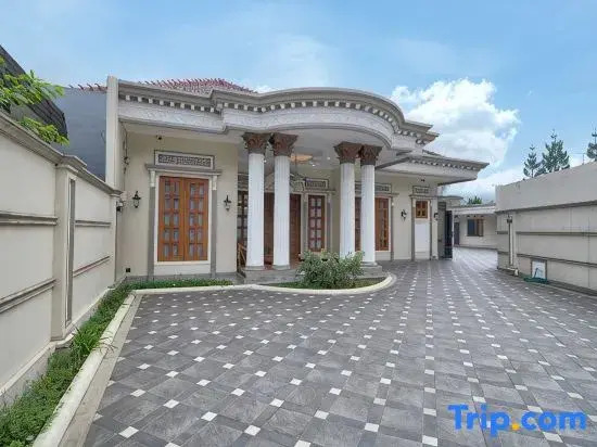 Lulu Luxury New 5br Villa Private Family Gathering at Puncak Bogor