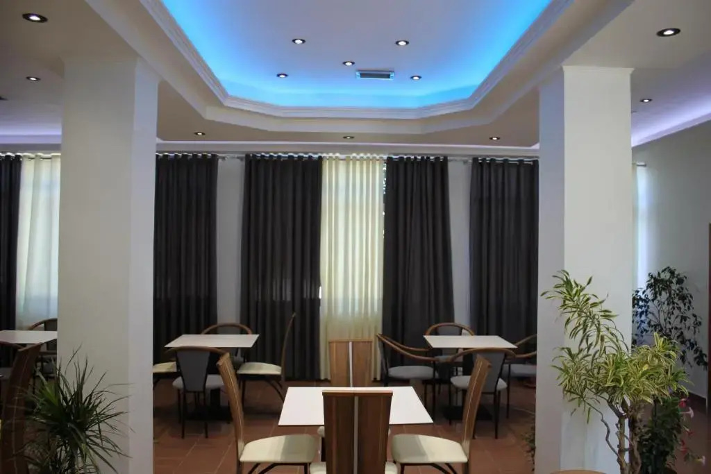 Hotel Mondo