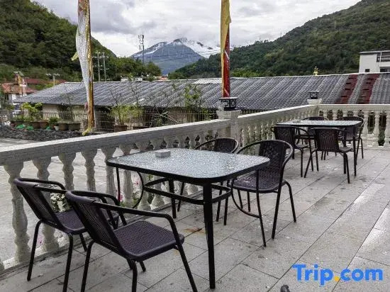 Heishui Banshandu·Yueyin Hotel