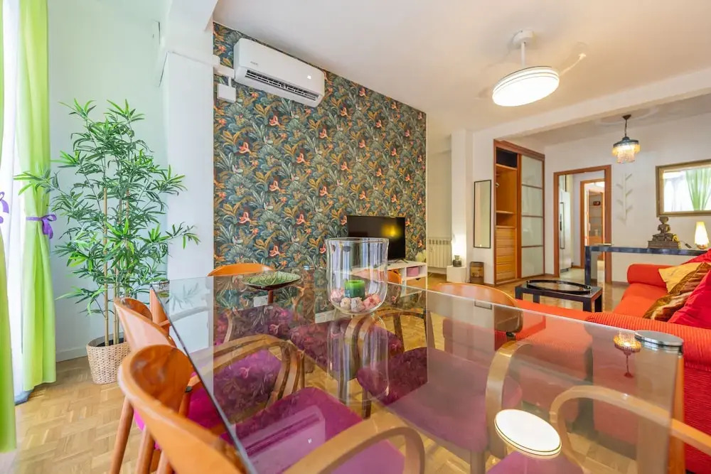 M Pvdp175 Amplio Apartamento de Tres Dormitorios