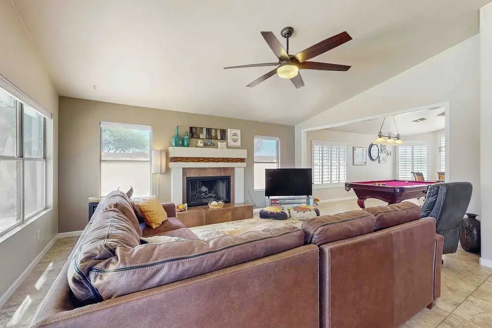 Private Pool, Yard & Pool Table! 'avondale Abode'