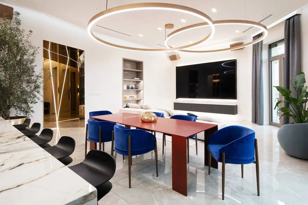 Luxury Penthouse In Downtown
