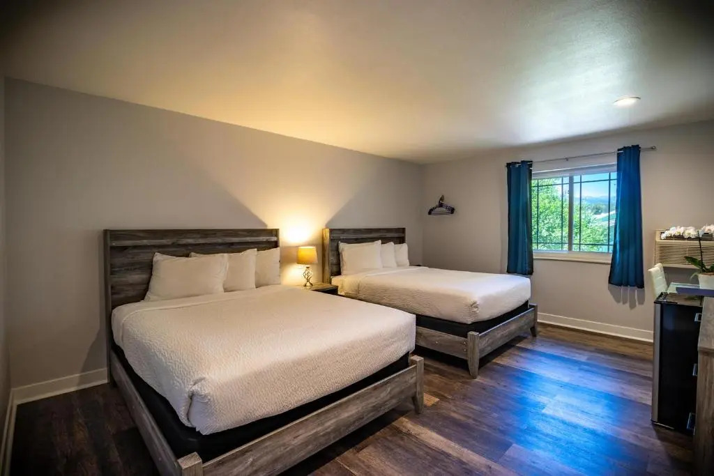 RiverWalk Inn