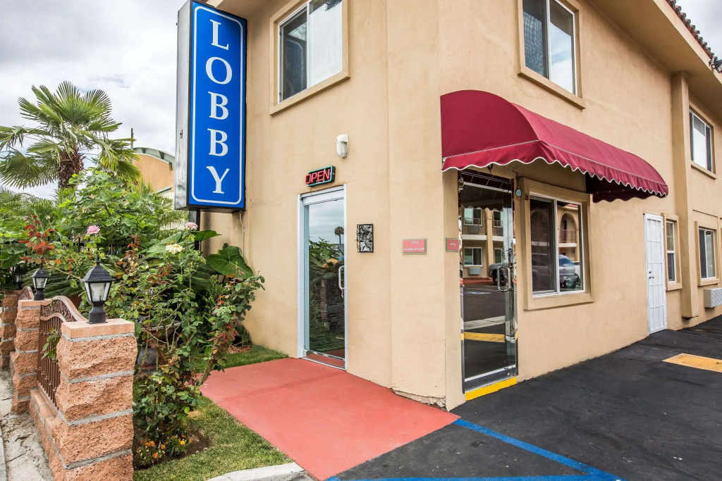 Rodeway Inn & Suites Bellflower