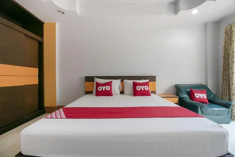 4 Men Court by OYO Rooms