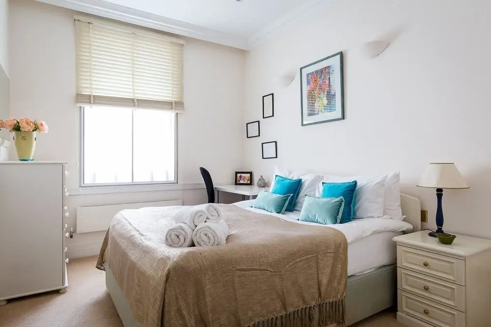 2-bed 2-bath Next to Park Lane