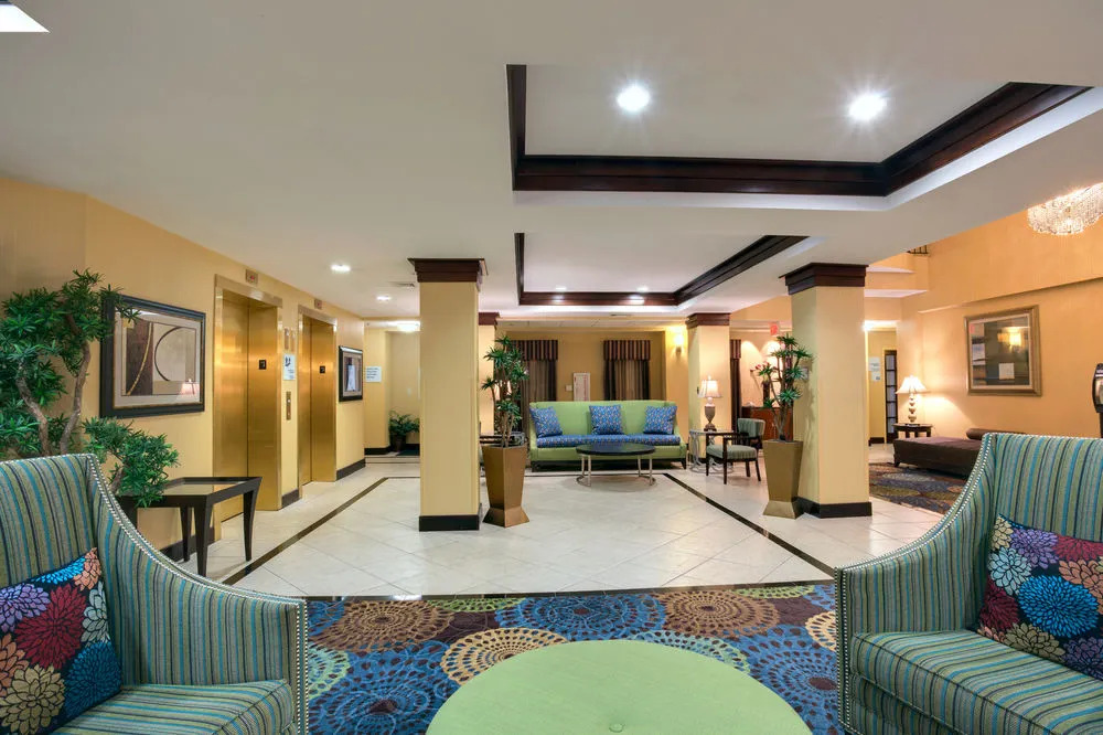 Holiday Inn Express Tower Center New Brunswick by IHG