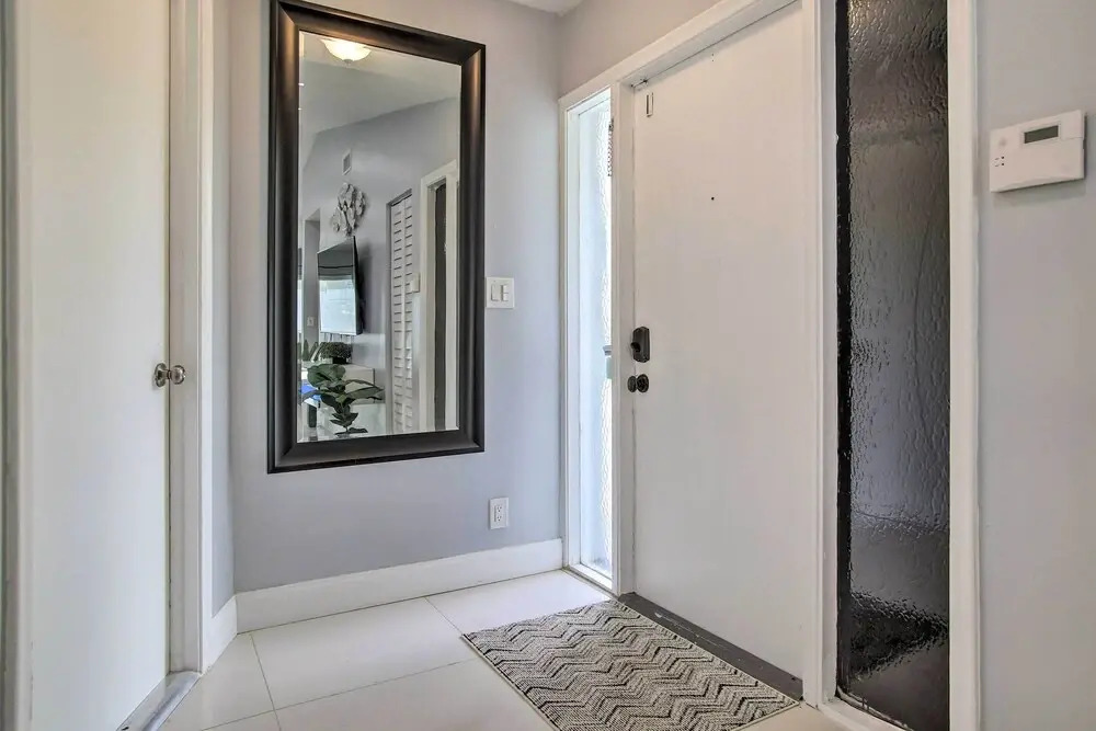 Lovely Lauderhill Retreat < 12 Mi to Beach!