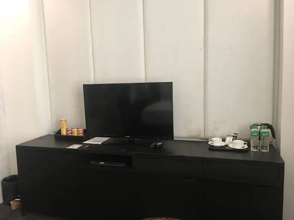 100m to Walking st, Clubs ,bars & Restaurants, 2 Portable Air-air-conditioners,