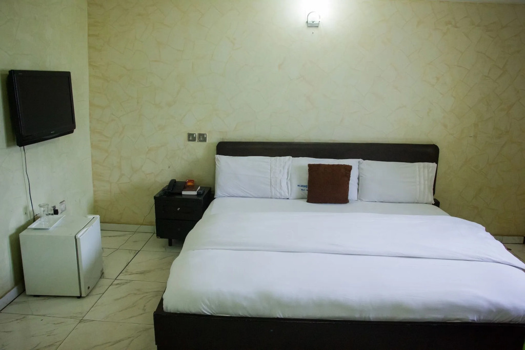 Bluenest Hotel